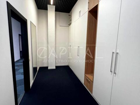 комерційна за адресою Київ, Лаврська вул. (Січневого Повстання), 3