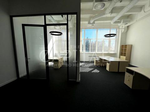 комерційна за адресою Київ, Лаврська вул. (Січневого Повстання), 3