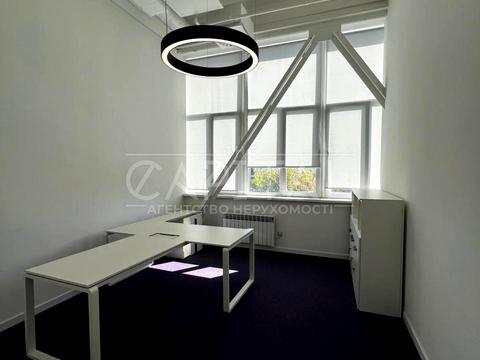 комерційна за адресою Київ, Лаврська вул. (Січневого Повстання), 3