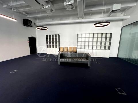 комерційна за адресою Київ, Лаврська вул. (Січневого Повстання), 3