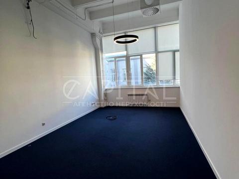 комерційна за адресою Київ, Лаврська вул. (Січневого Повстання), 3