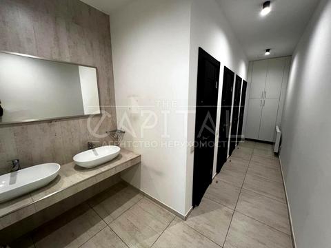 комерційна за адресою Київ, Лаврська вул. (Січневого Повстання), 3