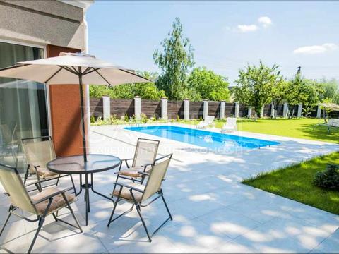 дом по адресу вул. Виноградна