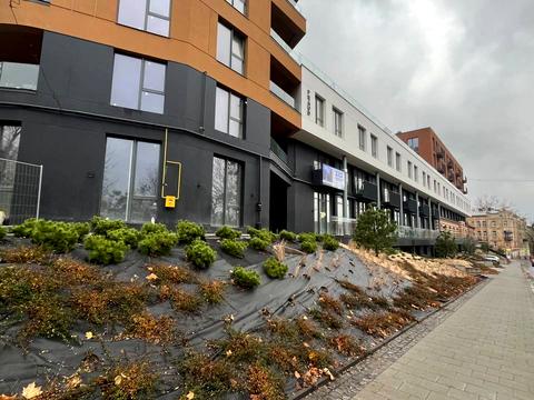 комерційна за адресою Клепарівська вул., 15