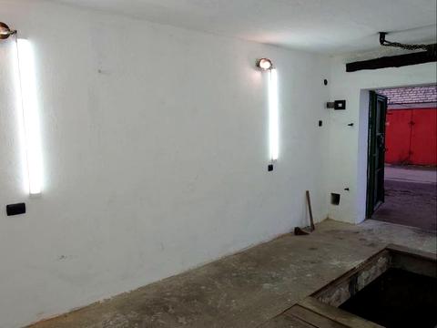 паркомісце за адресою Конюшинна вул., 5