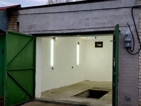 паркомісце за адресою Конюшинна вул., 5