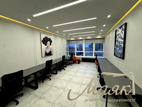 комерційна за адресою Кловський узвіз (Кловський), 7a