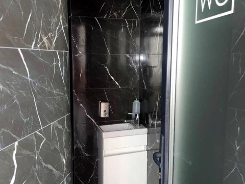 комерційна за адресою Волинська вул., 1