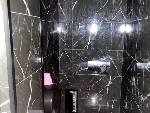 комерційна за адресою Волинська вул., 1