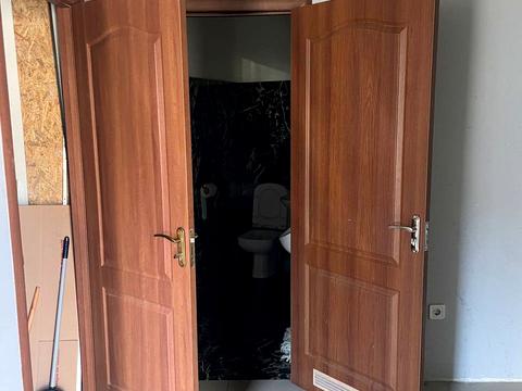 комерційна за адресою Волинська вул., 1