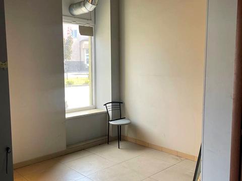 комерційна за адресою Волинська вул., 1