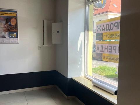 комерційна за адресою Волинська вул., 1