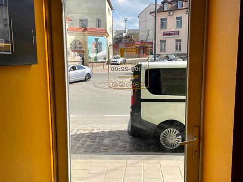 комерційна за адресою Волинська вул., 1