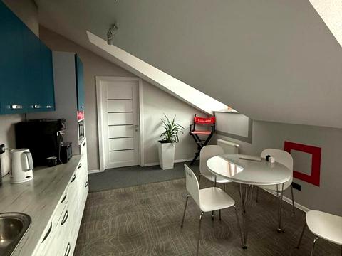 комерційна за адресою Воздвиженська вул., 22