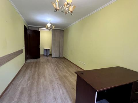 комерційна за адресою Генерала М. Тарнавського вул., 23