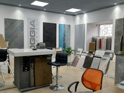 комерційна за адресою Богдана Хмельницького  вул., 106