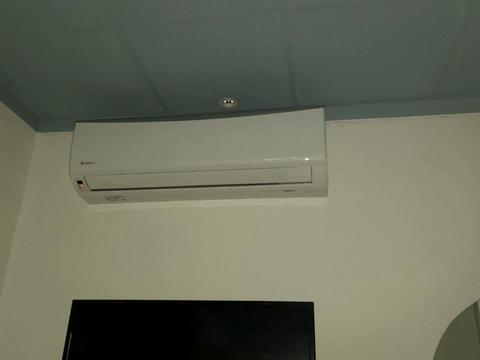 комерційна за адресою Богдана Хмельницького  вул., 106