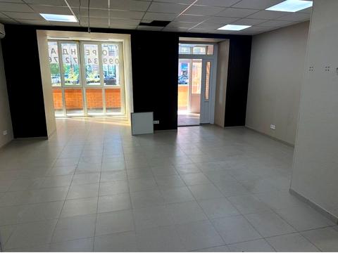 комерційна за адресою Університетська вул., 2Л