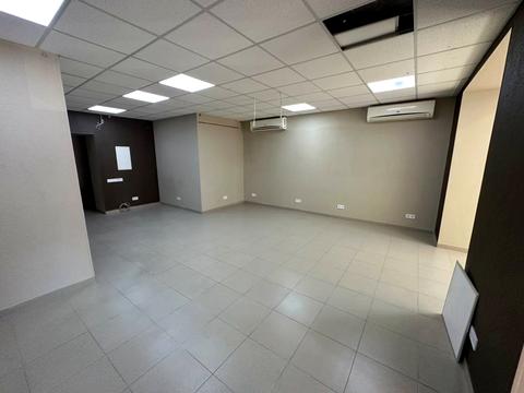 комерційна за адресою Університетська вул., 2Л