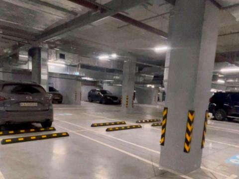 комерційна за адресою Дегтярівська вул., 17-19