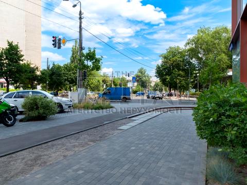 комерційна за адресою Дегтярівська вул., 17-19