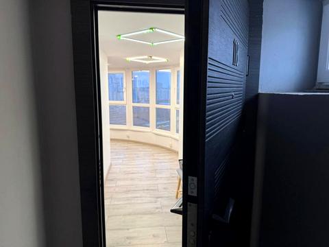 комерційна за адресою Миколи Бажана просп., 16