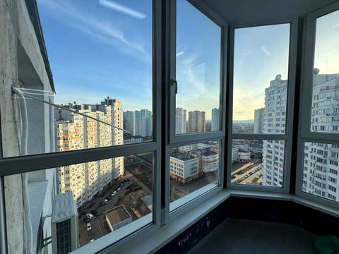 комерційна за адресою Миколи Бажана просп., 16