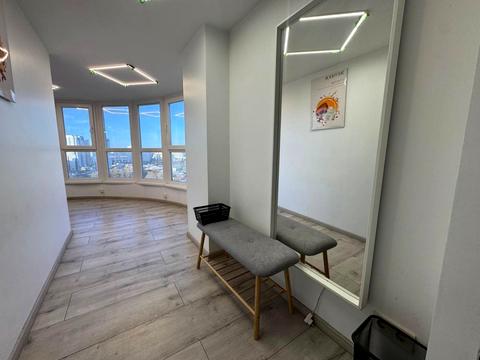 комерційна за адресою Миколи Бажана просп., 16