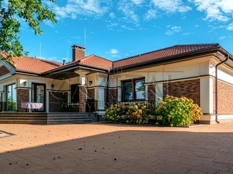 будинок за адресою вул. Квітнева