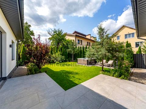 будинок за адресою вул. Малинова