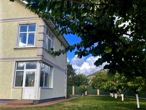 будинок за адресою Дорошенка вул.