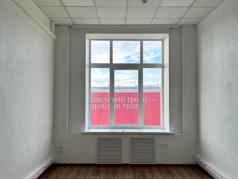 комерційна за адресою Хрещатик вул. (Kreschatic), 7/11