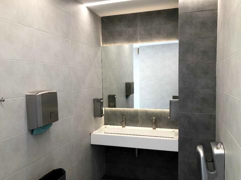 комерційна за адресою Хрещатик вул. (Kreschatic), 7/11