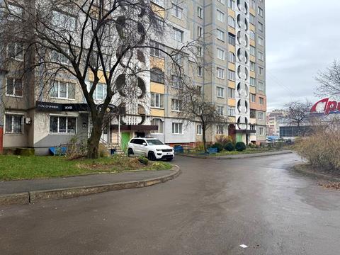 комерційна за адресою Євгена Коновальця вул., 14