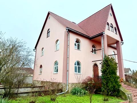 будинок за адресою Польова