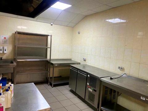 комерційна за адресою Васильківська вул., 37