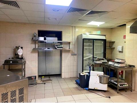 комерційна за адресою Васильківська вул., 37