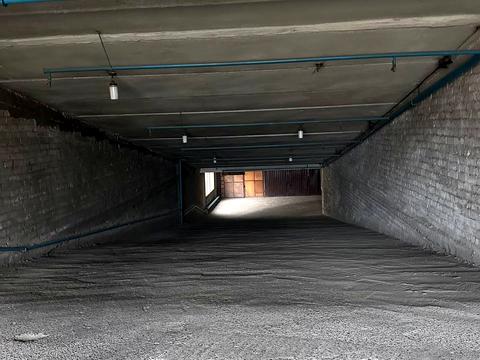 паркомісце за адресою Євгена Коновальця вул., 7а