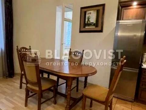 квартира за адресою Дмитрівська вул., 9-11