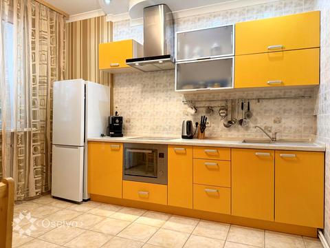 квартира за адресою Анни Ахматової вул., 13