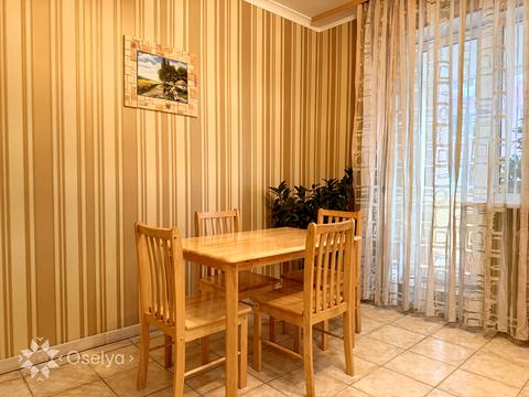 квартира за адресою Анни Ахматової вул., 13