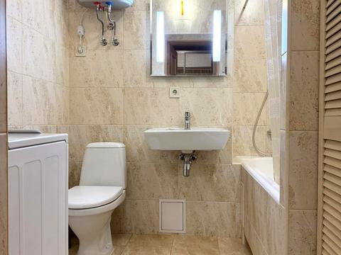 квартира за адресою Анни Ахматової вул., 13