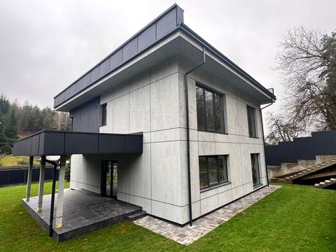 будинок за адресою с. Лісники, Стежки вул.