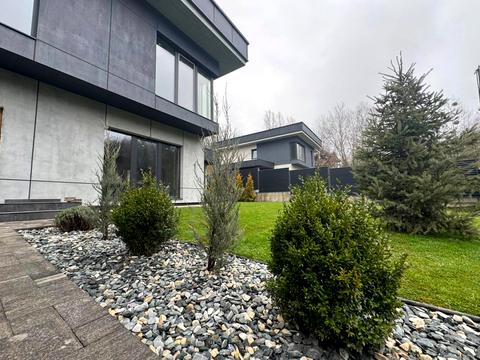 будинок за адресою с. Лісники, Стежки вул.