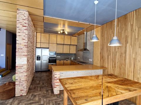 дом по адресу Будівельників вул., 4