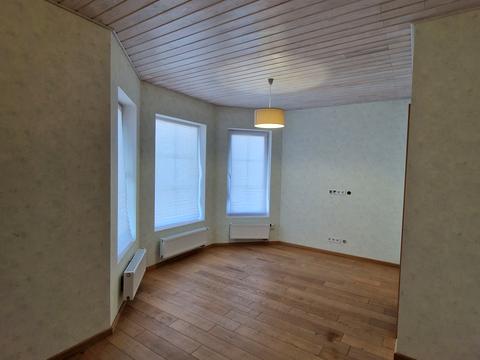 дом по адресу Будівельників вул., 4