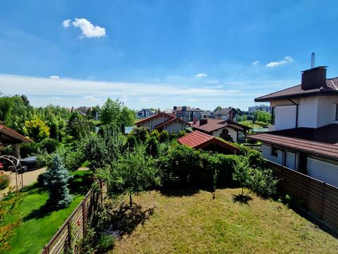 дом по адресу Будівельників вул., 4