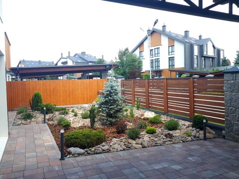 будинок за адресою Лютнева вул.