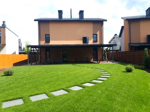 будинок за адресою Лютнева вул.