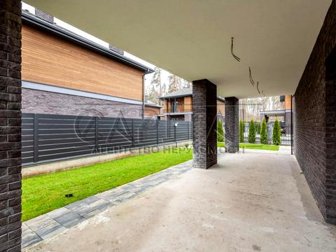 будинок за адресою вул. Валерия Лобановского